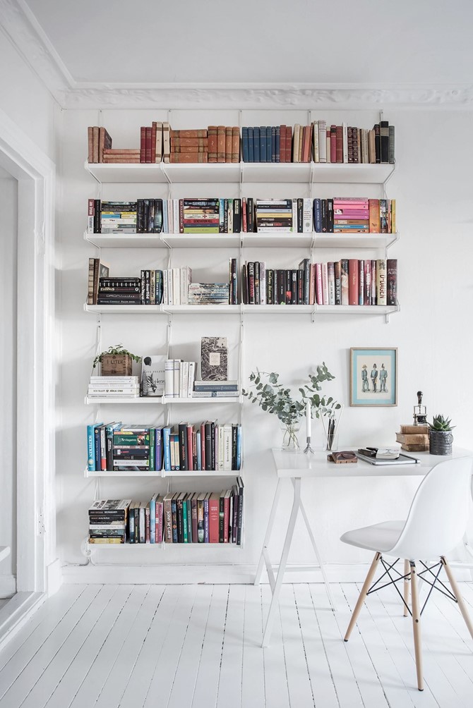 10 amazing displays of book collections on Apartment 34