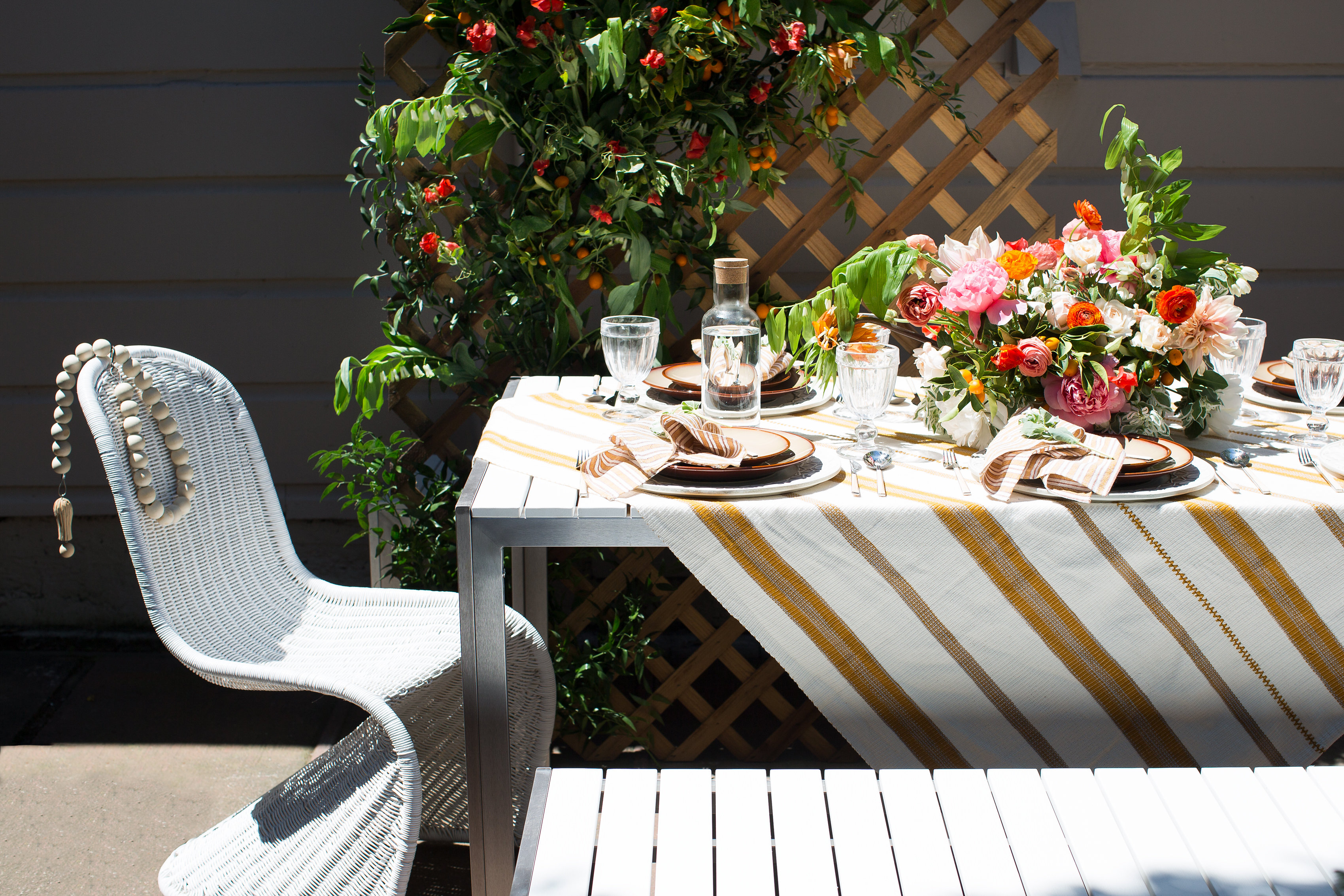 Set a stunning outdoor table with apartment 34