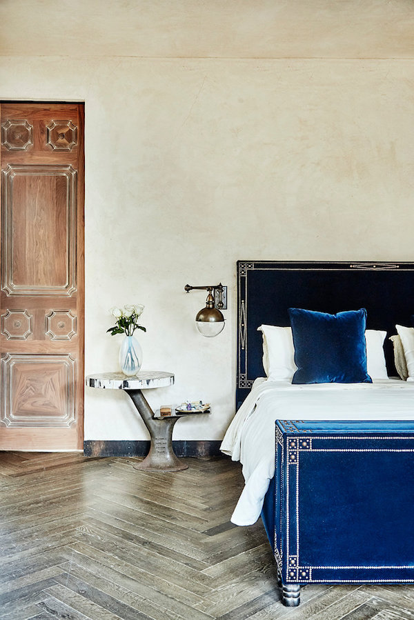 home tour: old world glamour in Venice Breach on apartment 34