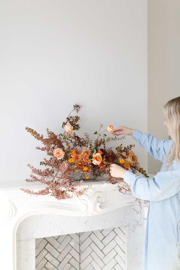 How to Dress Up Your Mantel with Flowers for Thanksgiving on apartment34 