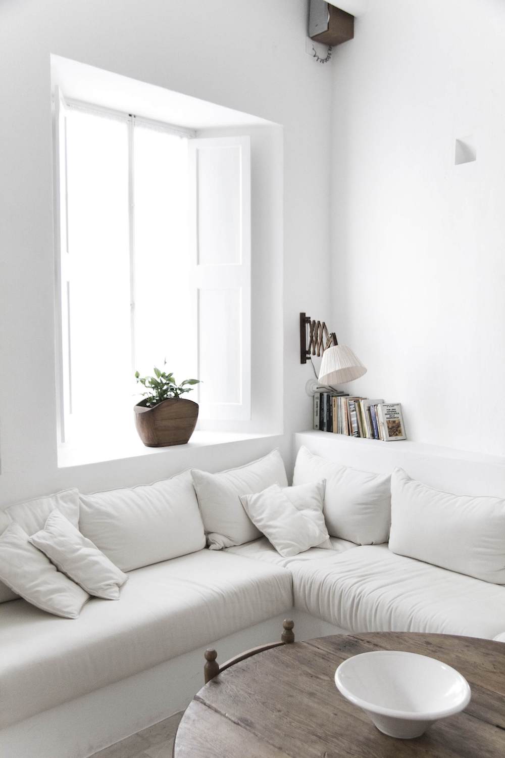 A Master Class in Monochromatic Design on apartment 34
