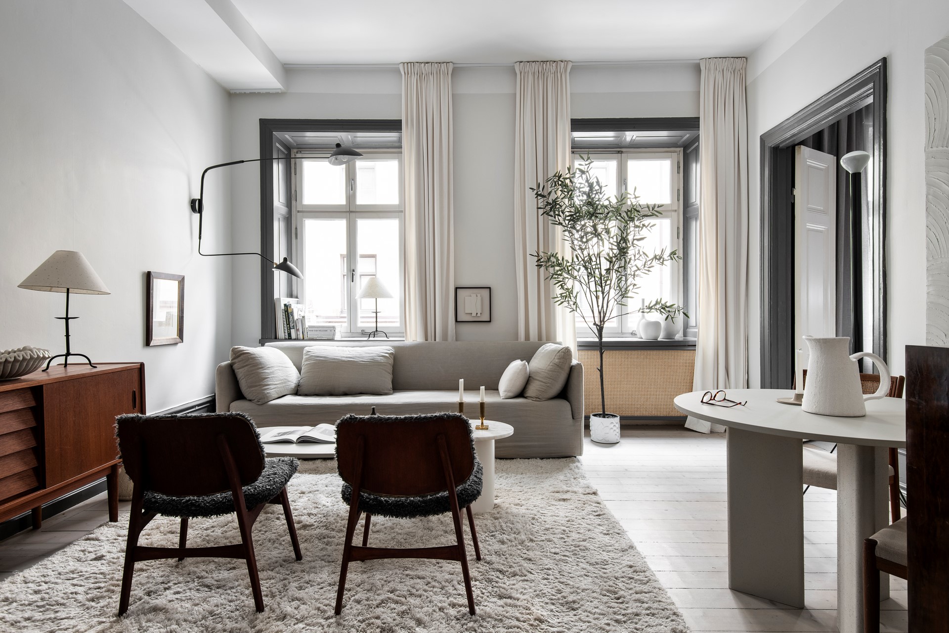 Home Tour: Elevated and Elegant Fall Vibe in Stockholm
